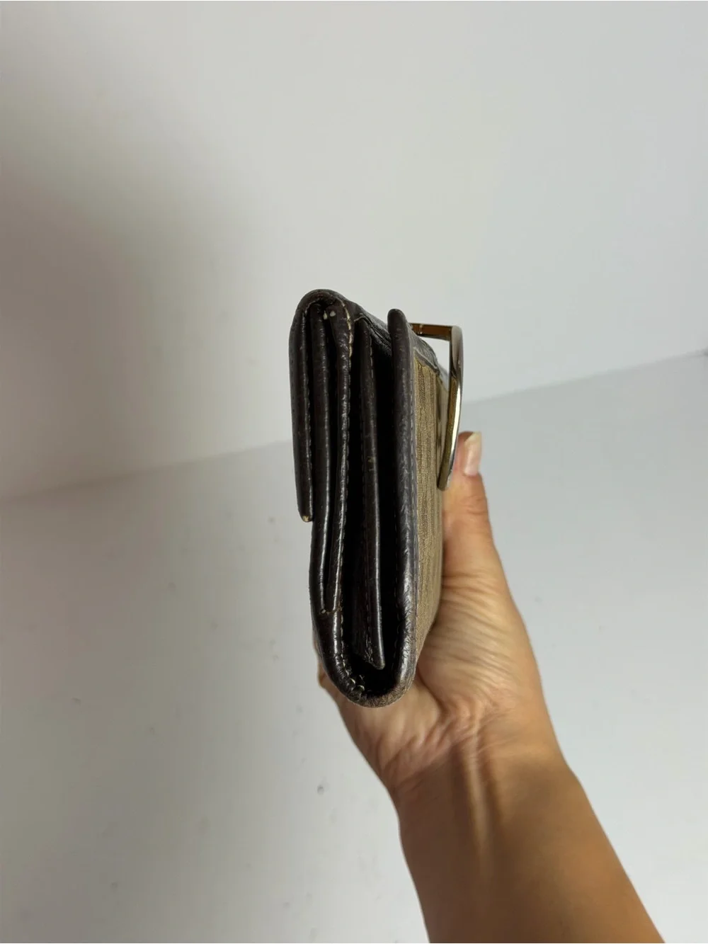 Gucci Interlocking G Clasp Brown GG Canvas Wallet - Picture 3 of 16